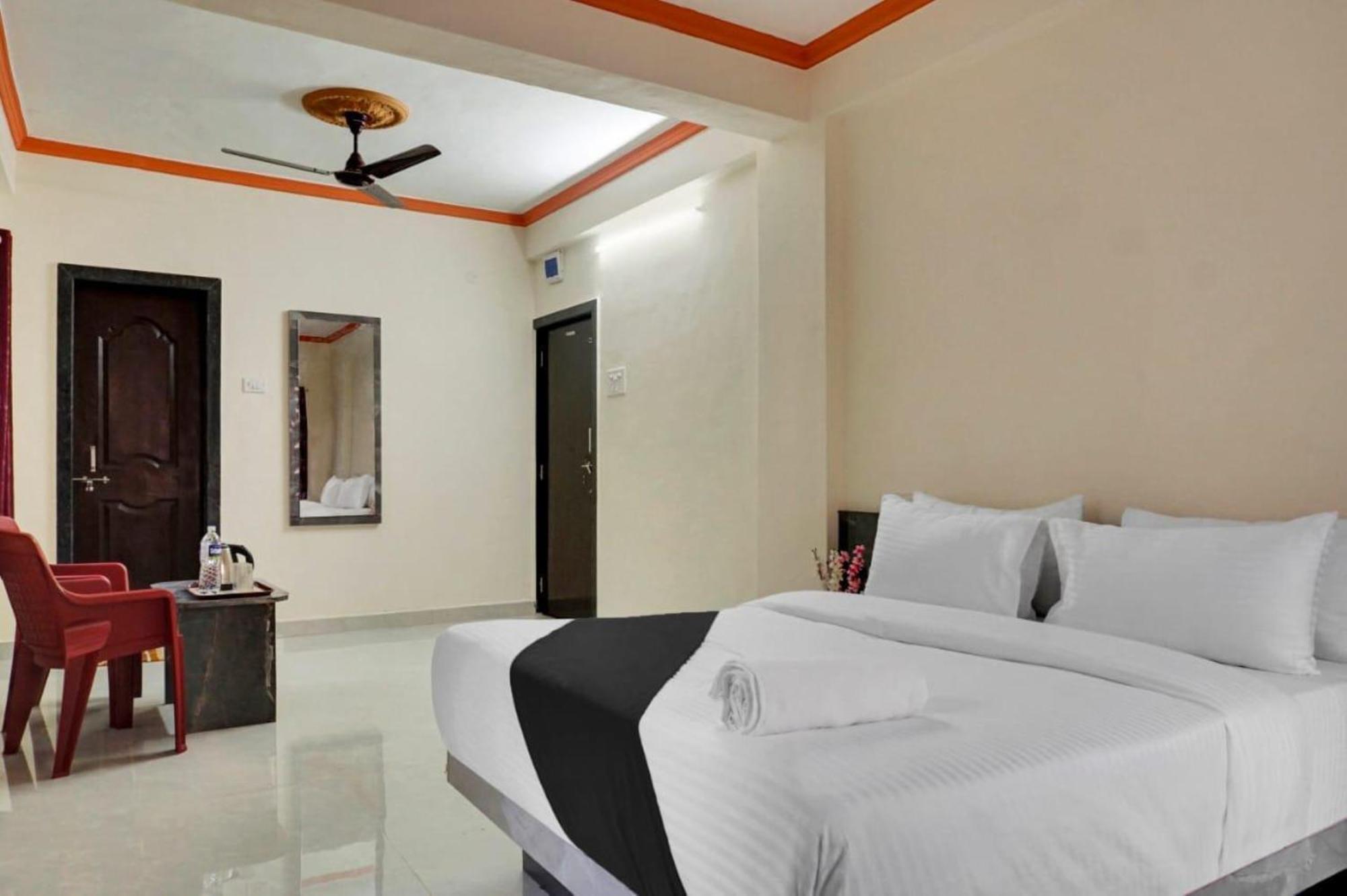Hotel Paradise-Near Eon It Park Kharadi Pune Esterno foto